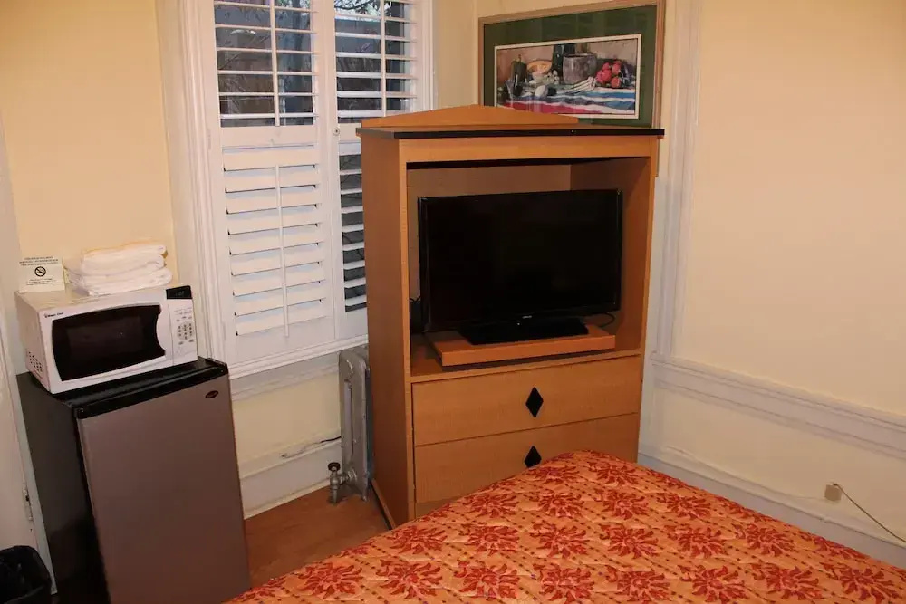 Economy room