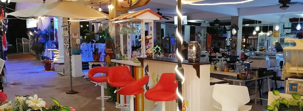 Hotel Las Brisas - фото 21