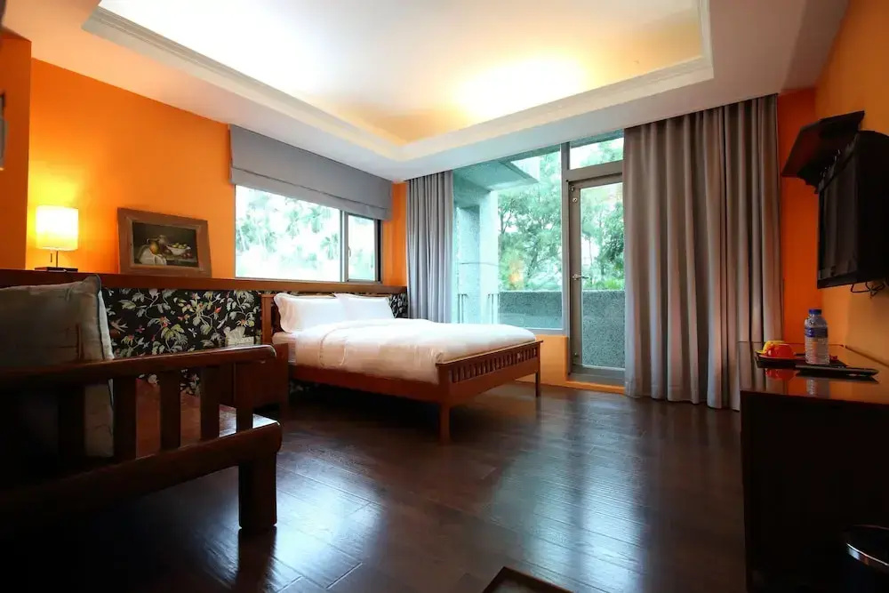 Standard Double room with balcony (full double bed)