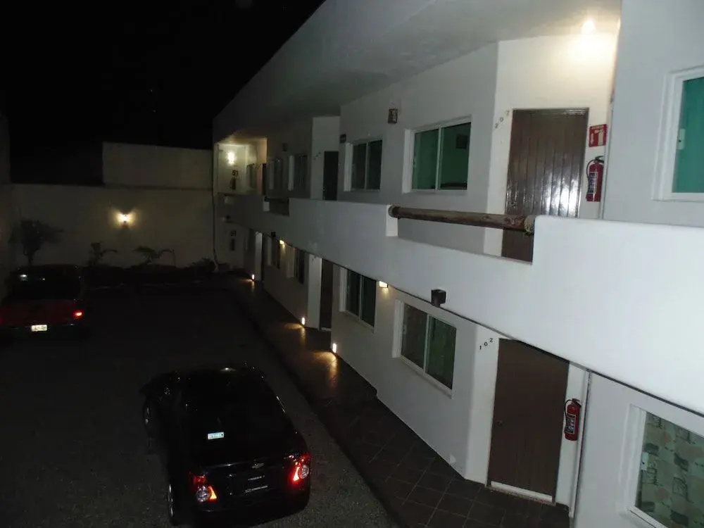 Hotel photo 1