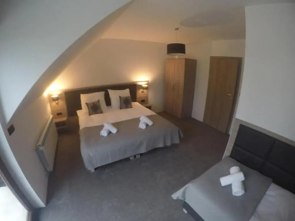 Standard Triple room with balcony