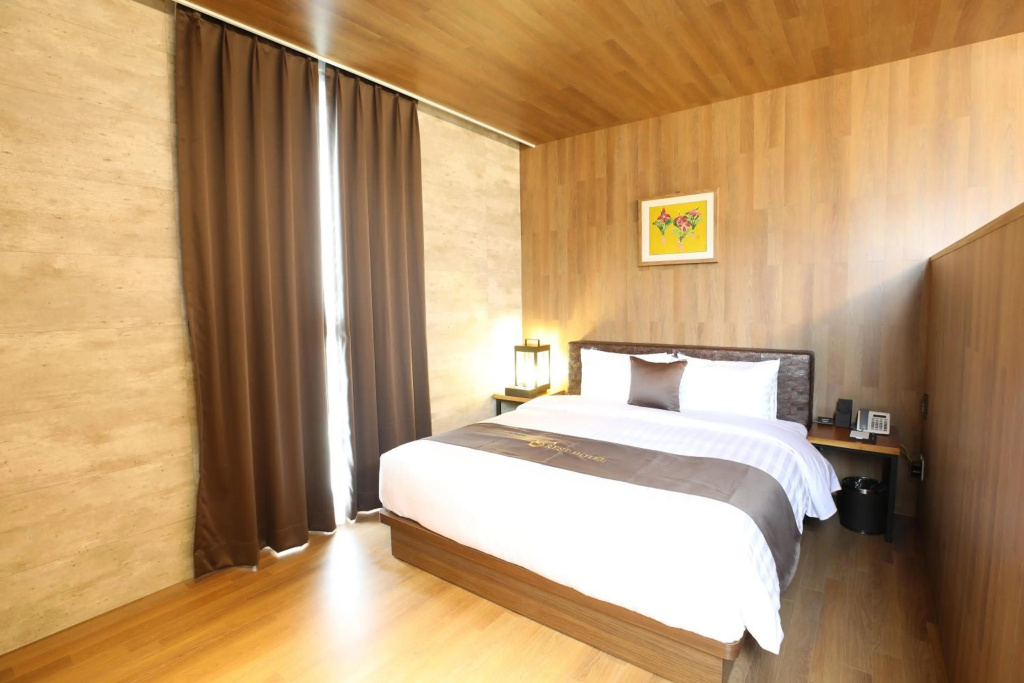 Rest Hotel — 3