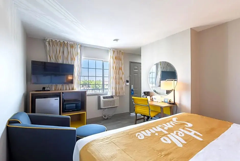 Standard Quadruple room with mountain view