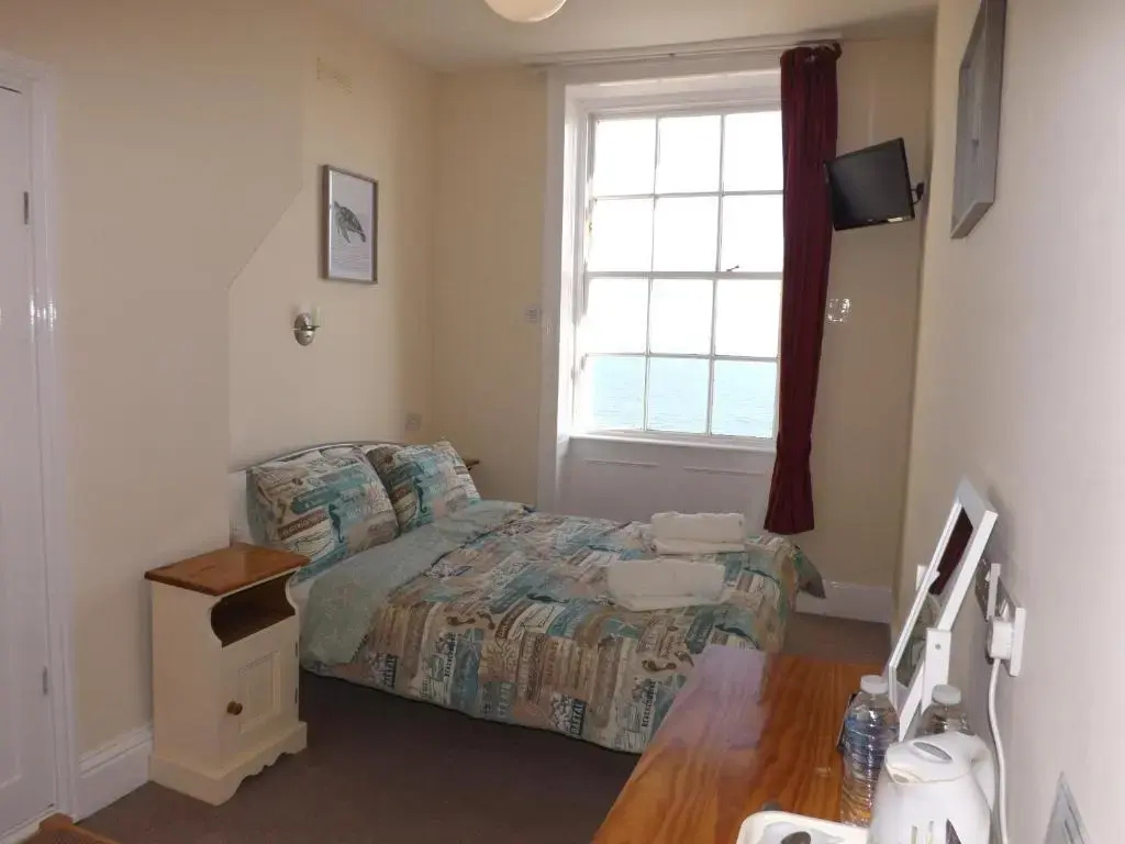 Standard Double room with sea view (full double bed)