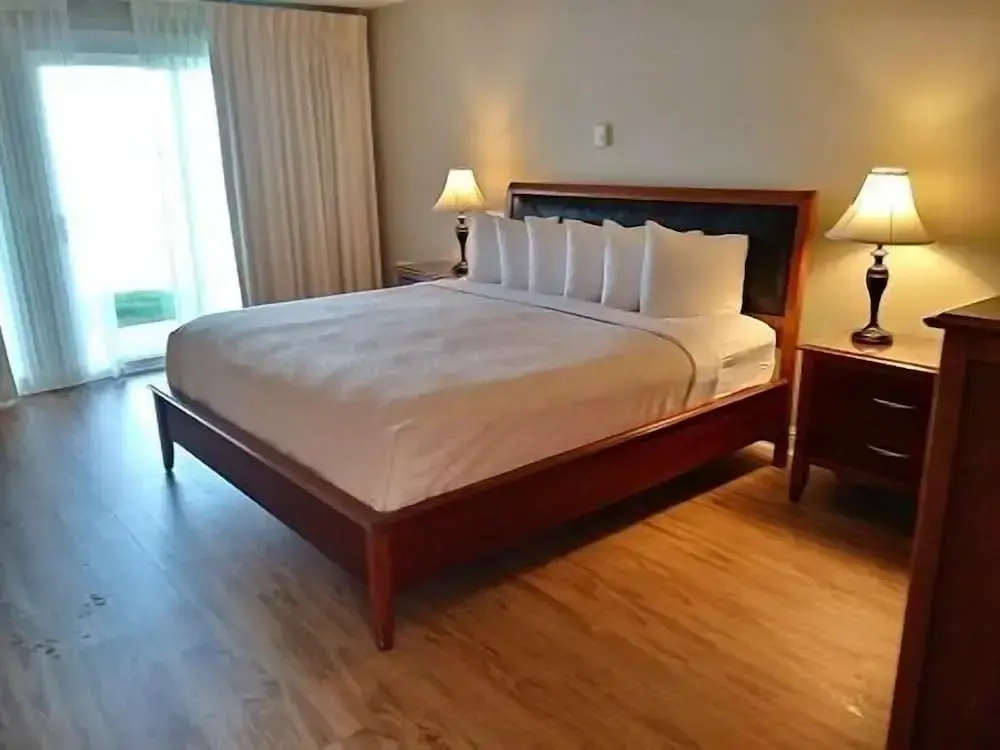 Deluxe Double room oceanfront (full double bed)