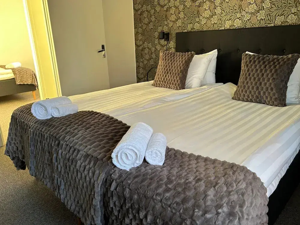 Standard Quadruple room with lake view