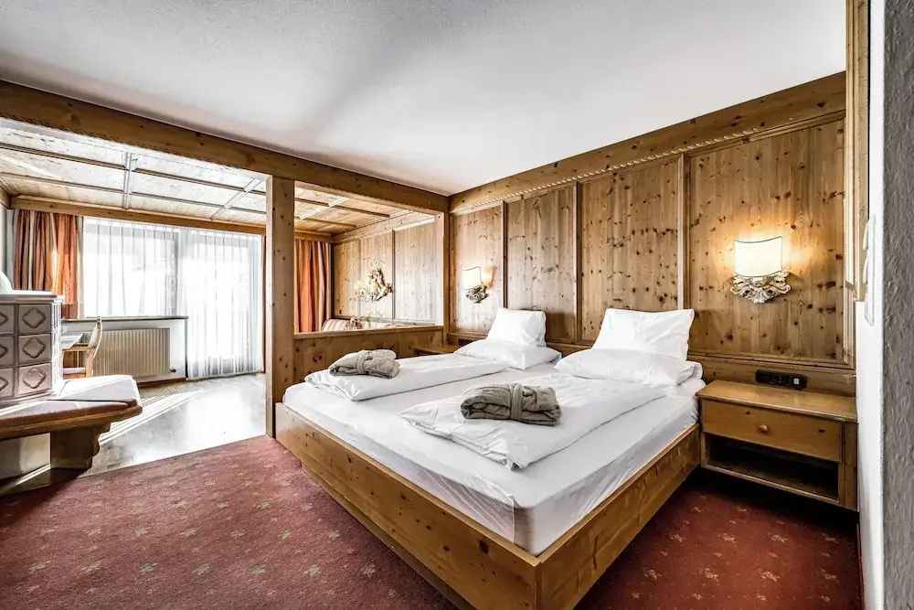 Superior Double room with balcony (full double bed)