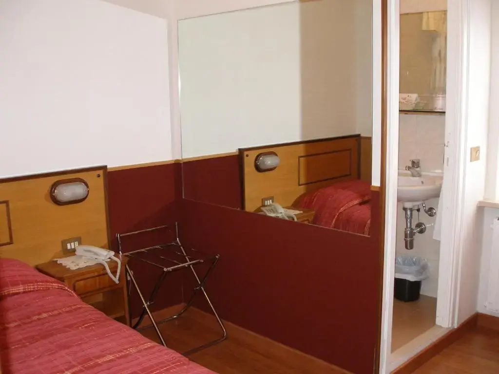 Economy room