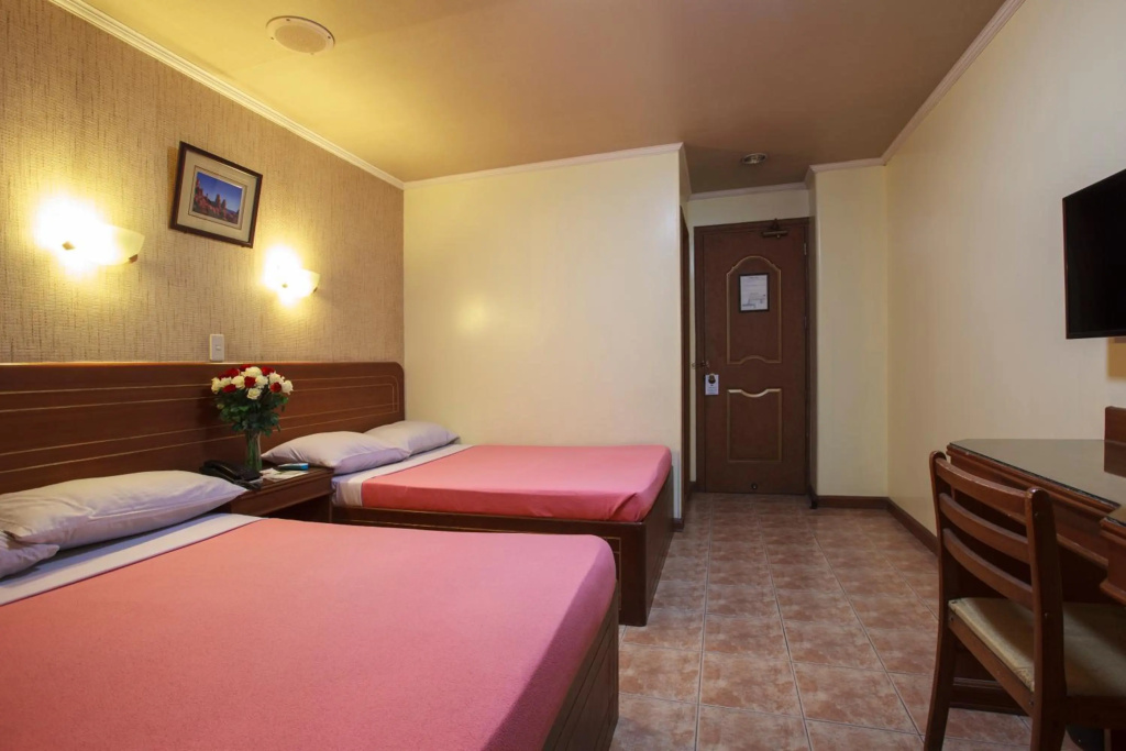 Paladin Hotel — 4