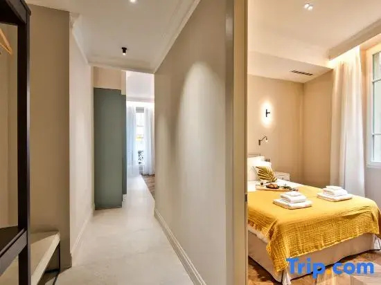Standard Double room with balcony (full double bed)