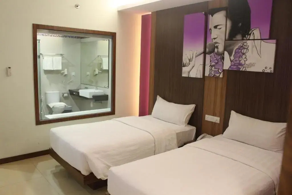 Executive Double room (full double bed)