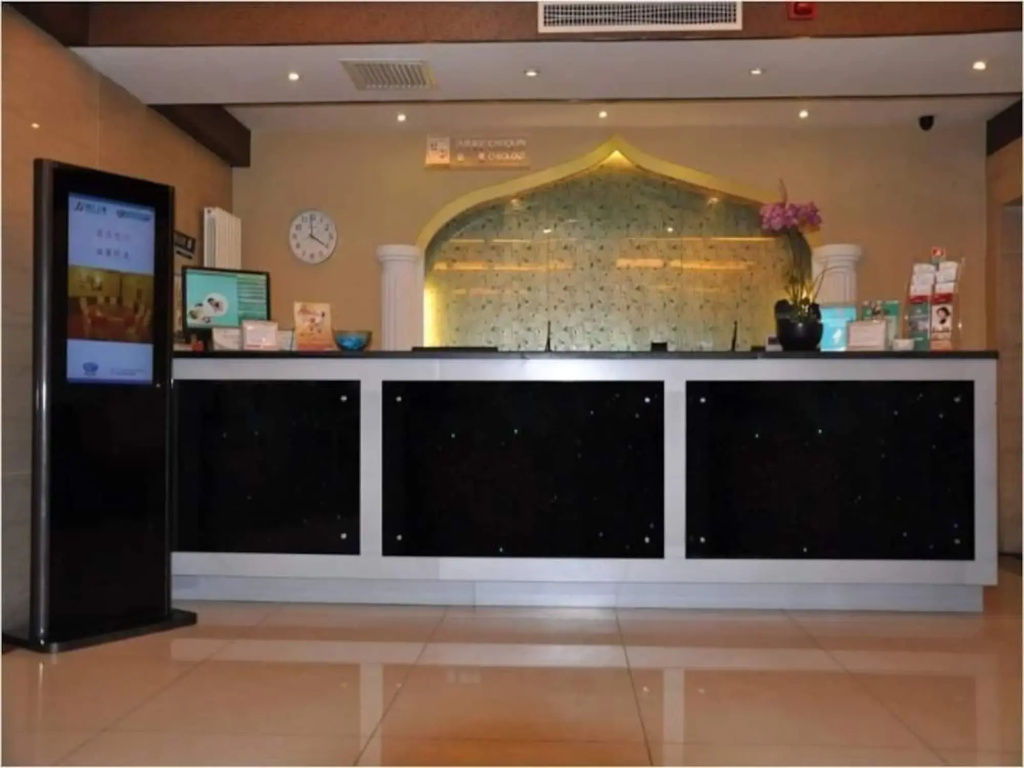 Lobby & Reception