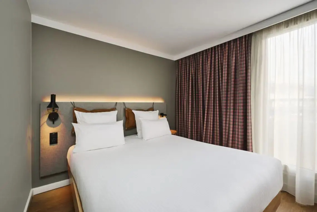 Standard Double Family room with balcony (full double bed)