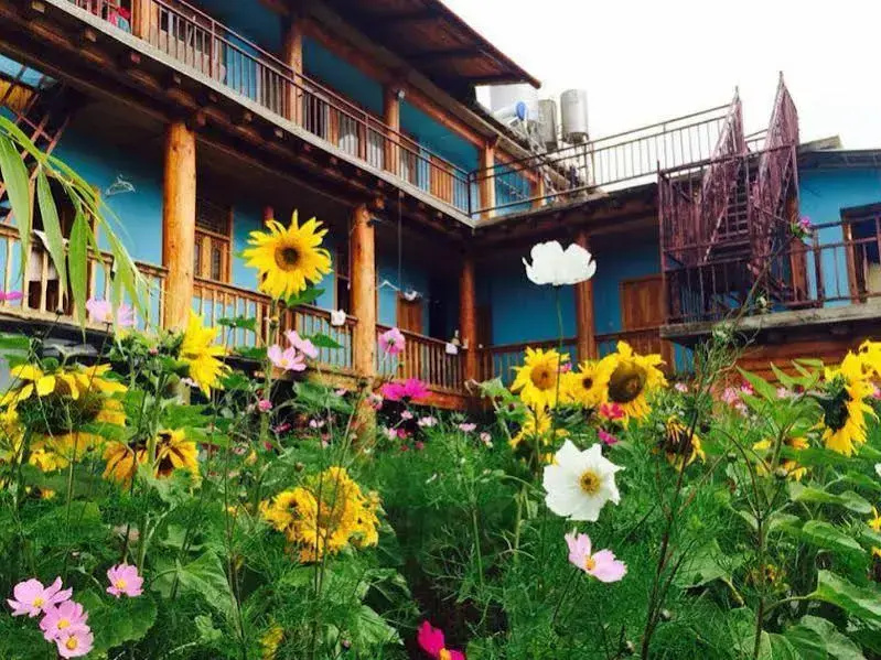 Shangri-la Maji Sunflower Inn