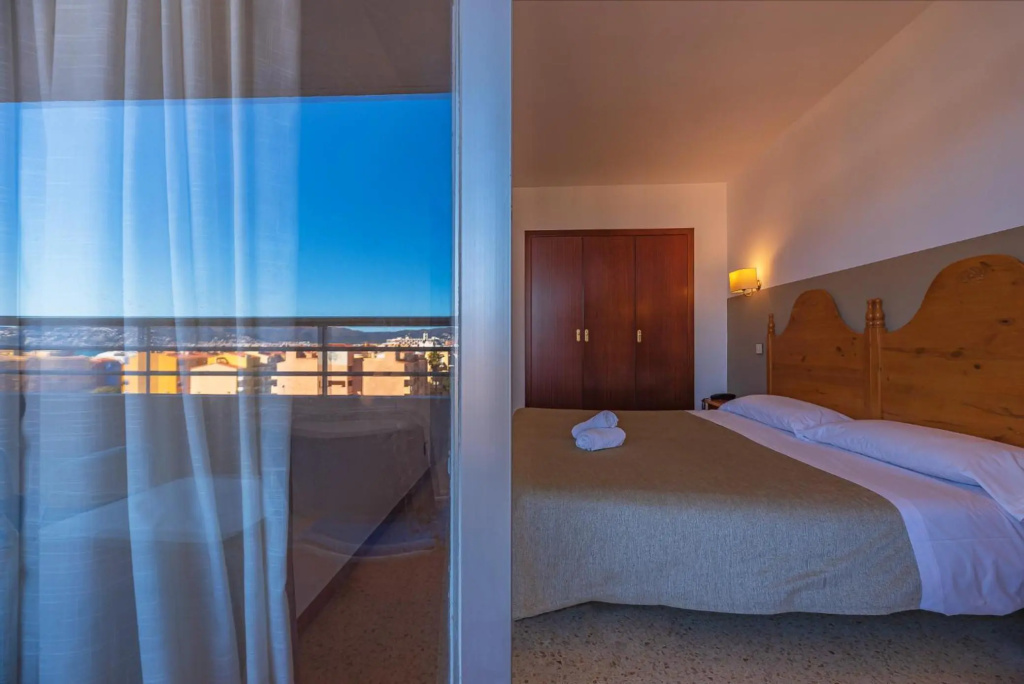 Xon's Platja Hotel Apartments — 4