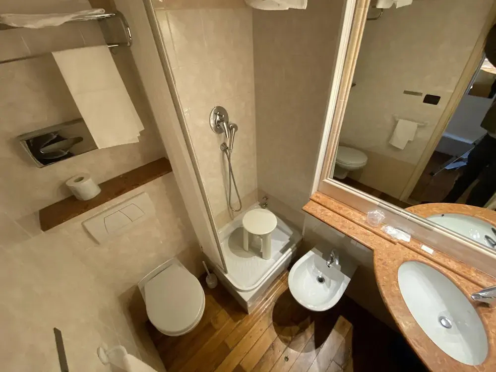 1 Bedroom Standard Double room with balcony (full double bed)