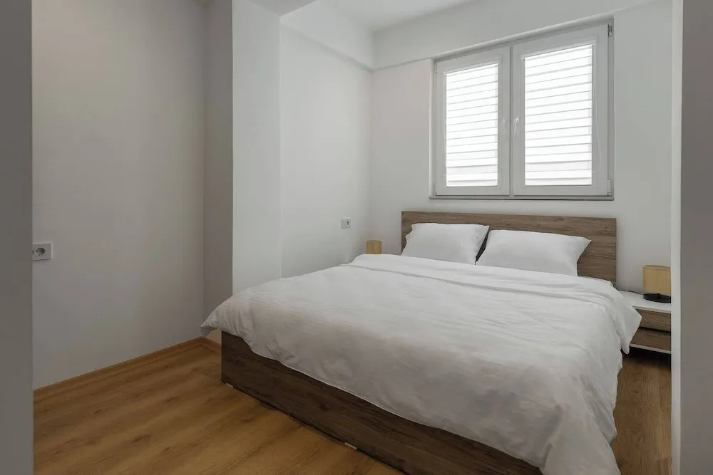 Centrally Located Cozy Oasis D&O Condo
