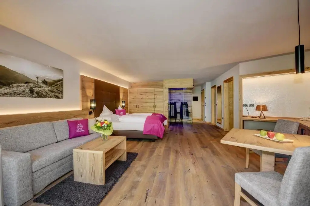 Suite with pool view