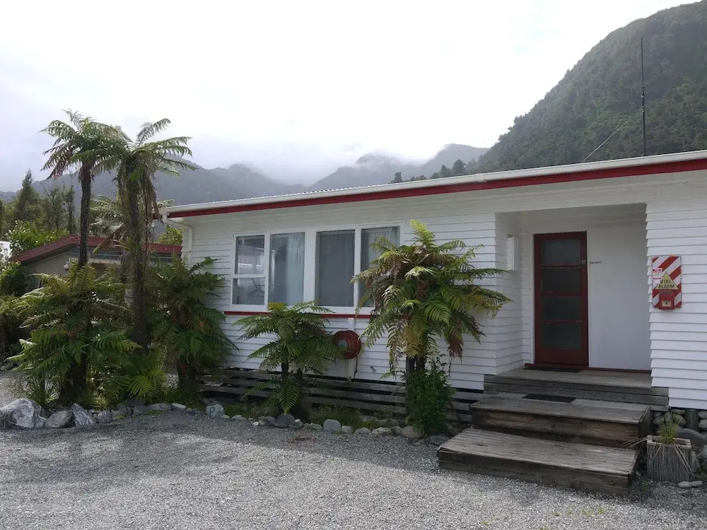 Central Franz Josef Cabins and Flats