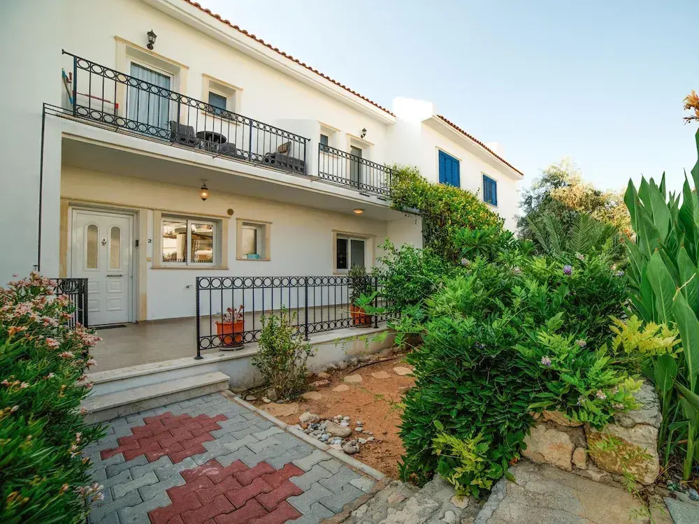 Sunny and Family Friendly Apartment Directly at the Pool