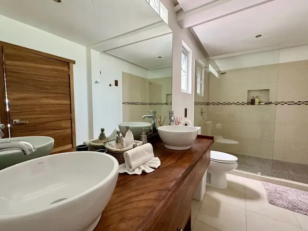 Deluxe Double Suite (full double bed)