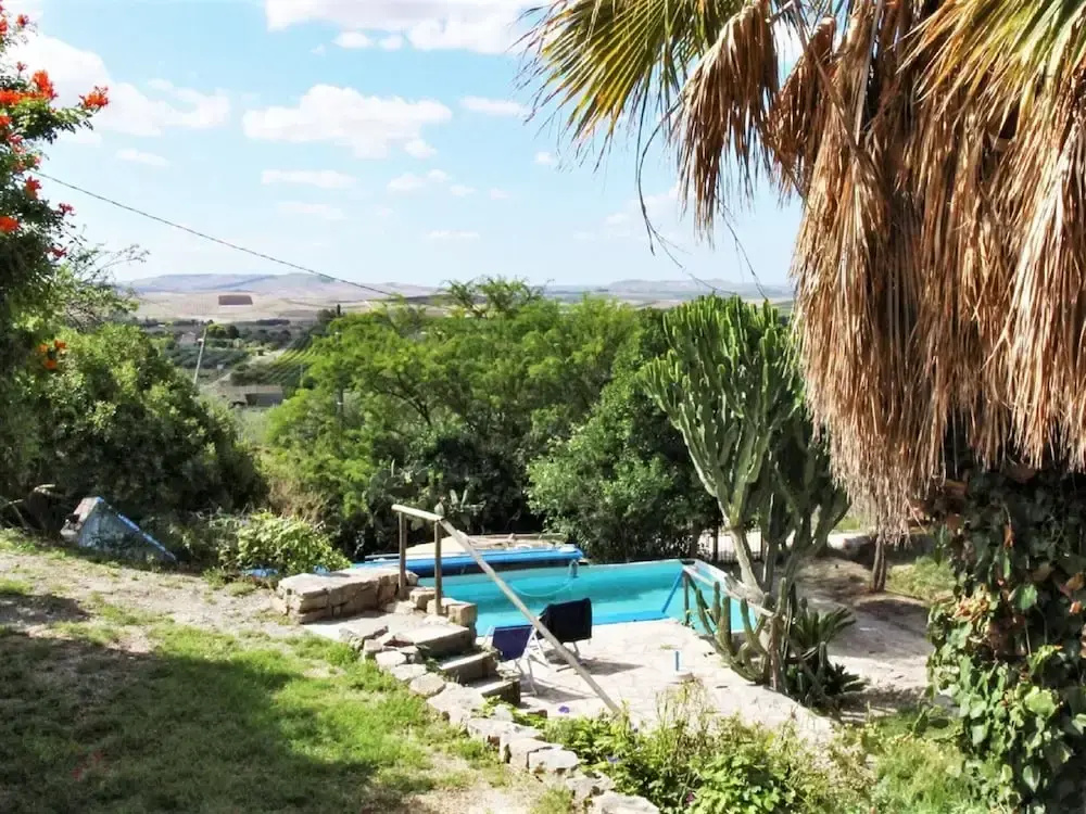 Beautiful Holiday Home in Fulgatore With Swimming Pool