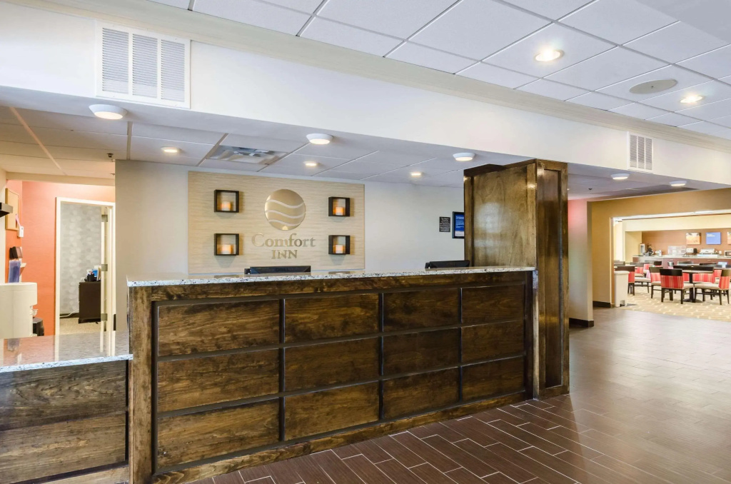 Lobby & Reception