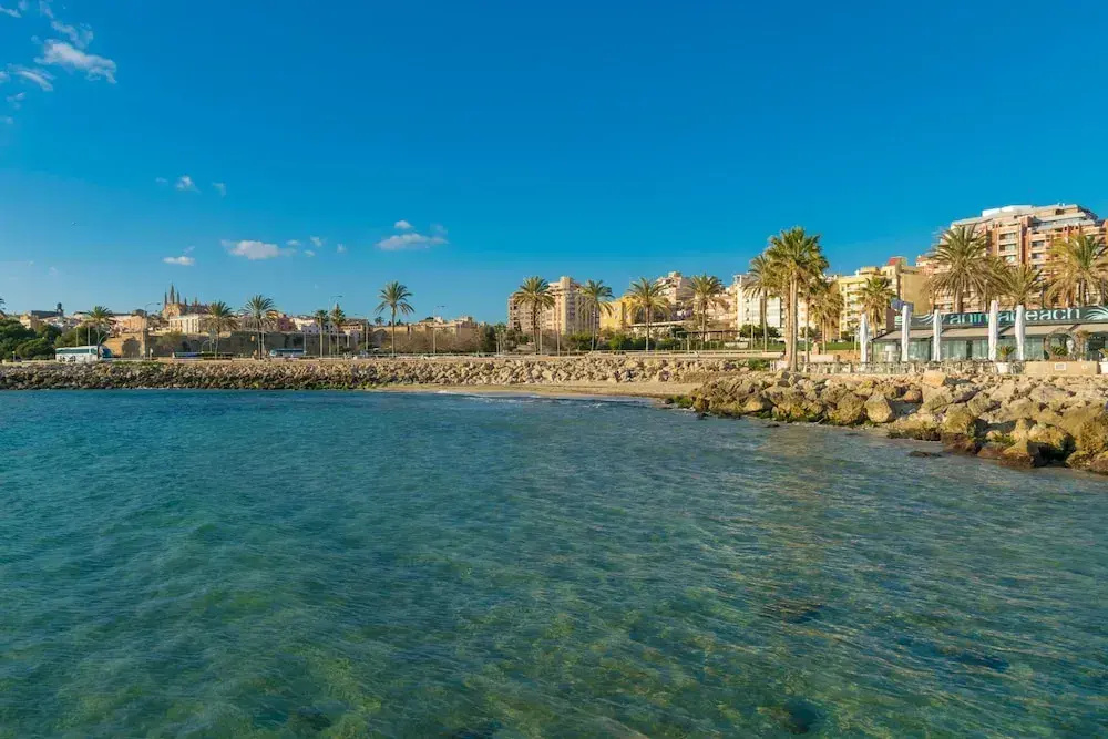 Centric in Palma With 3 Bedrooms and 1 Bathrooms