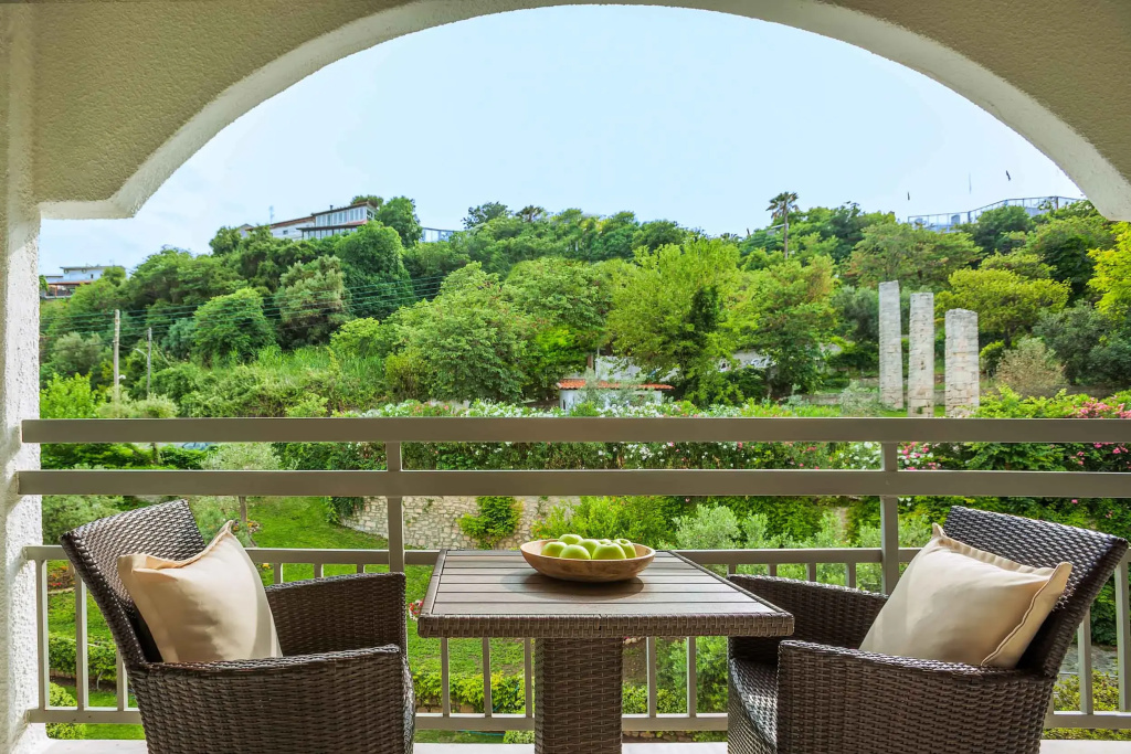 Ammon Zeus Luxury Beach Hotel