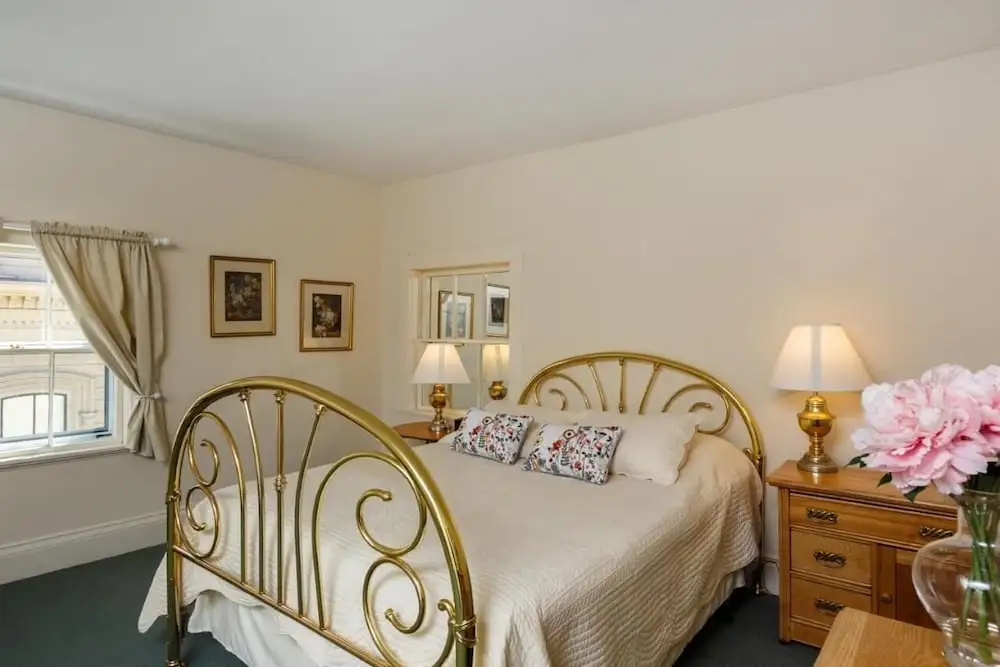 Classic Double Cottage (full double bed)