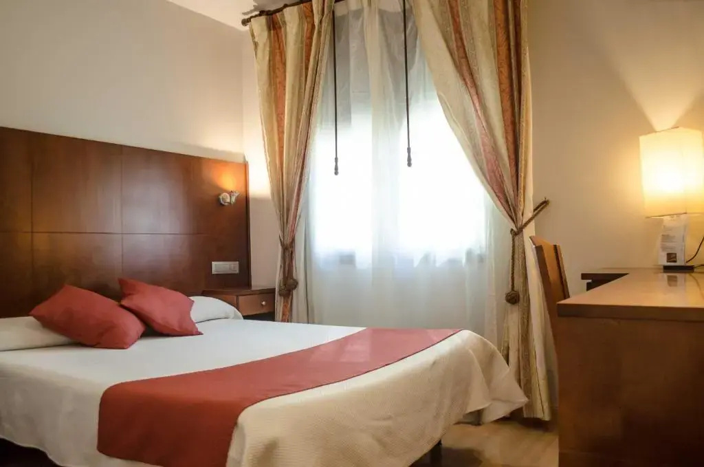 Standard Double room (full double bed)