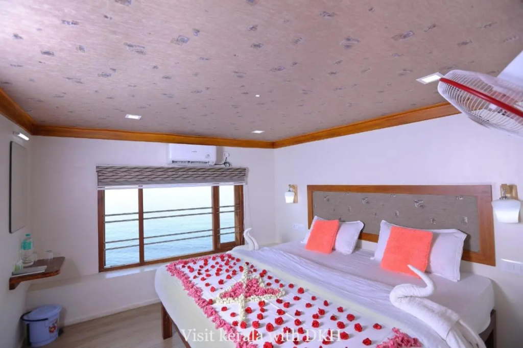 Soma Houseboat - Général