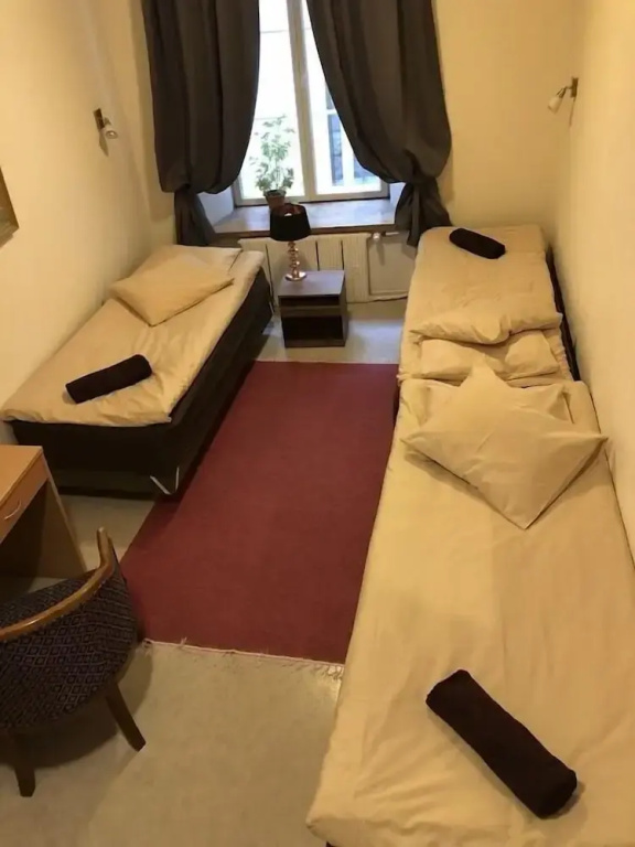 Standard Triple room with city view