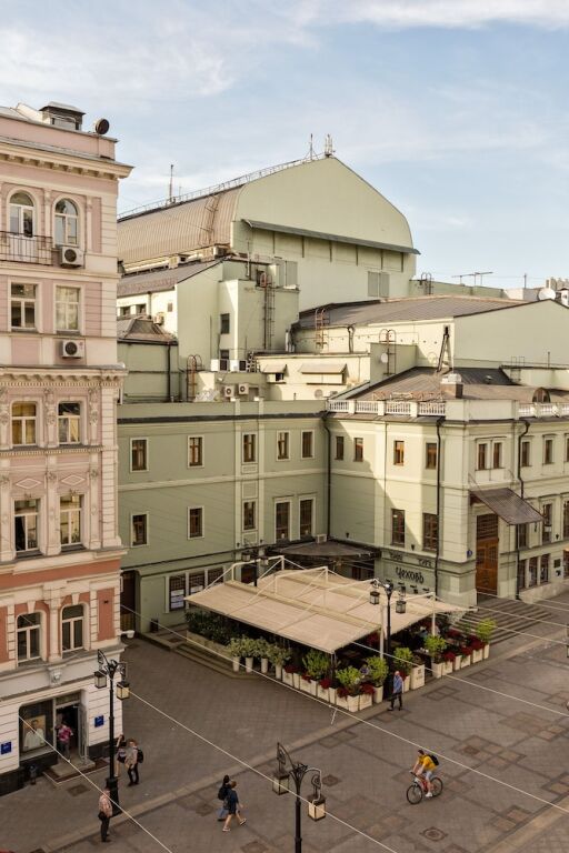 Театральный переулок москва. Камергерский переулок Москва. Камергерский переулок 2. Камергерский переулок 2023. Гостиница рядом с большим театром.