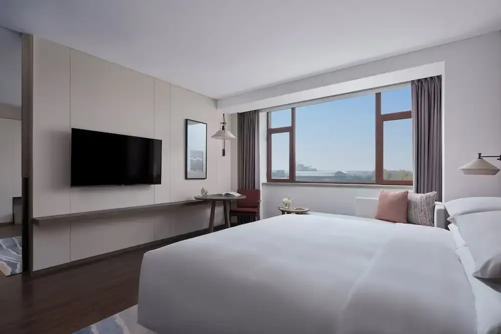 1 Bedroom Deluxe Suite