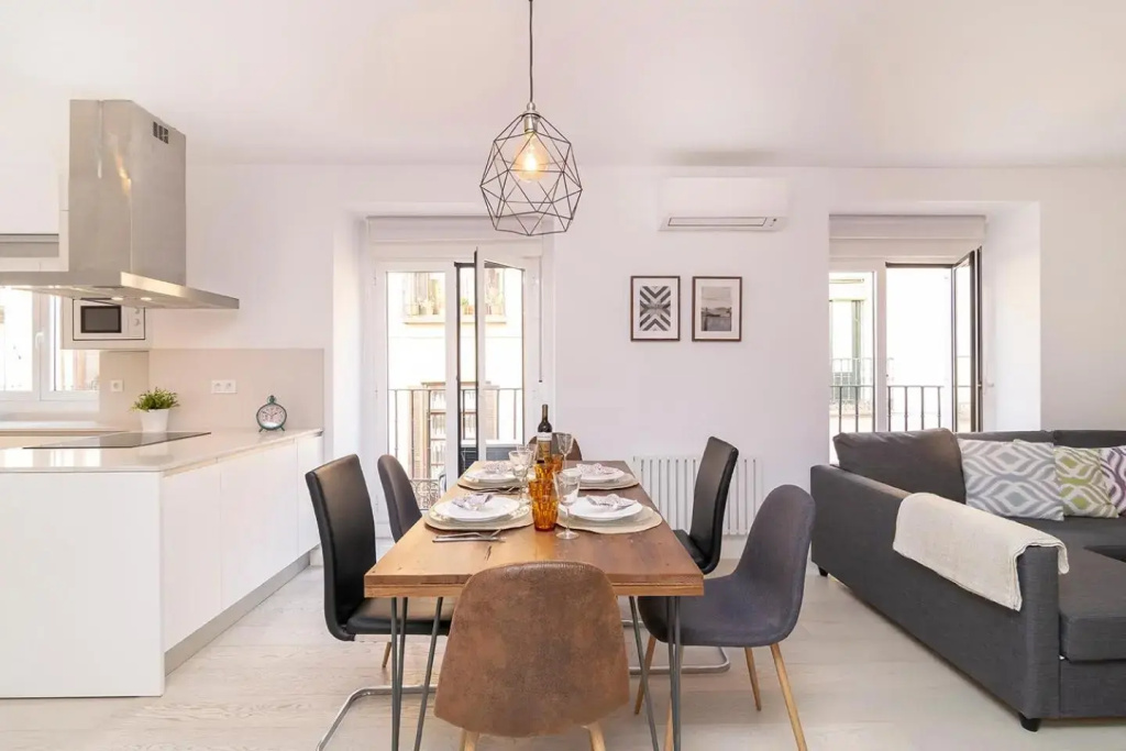 Smiling Apartment Near Puerta del Sol by Batuecas
