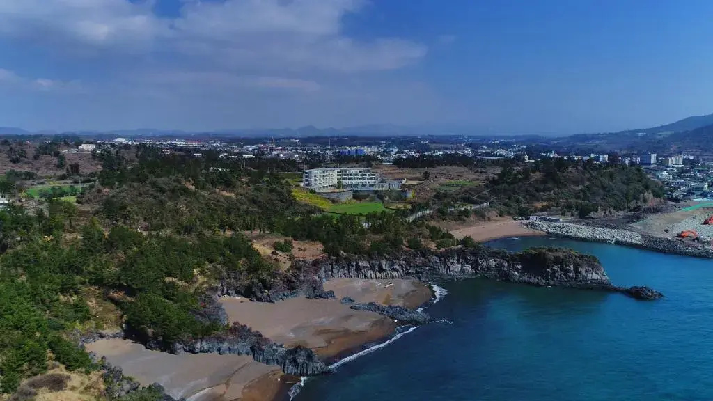 Beach & Waterfront