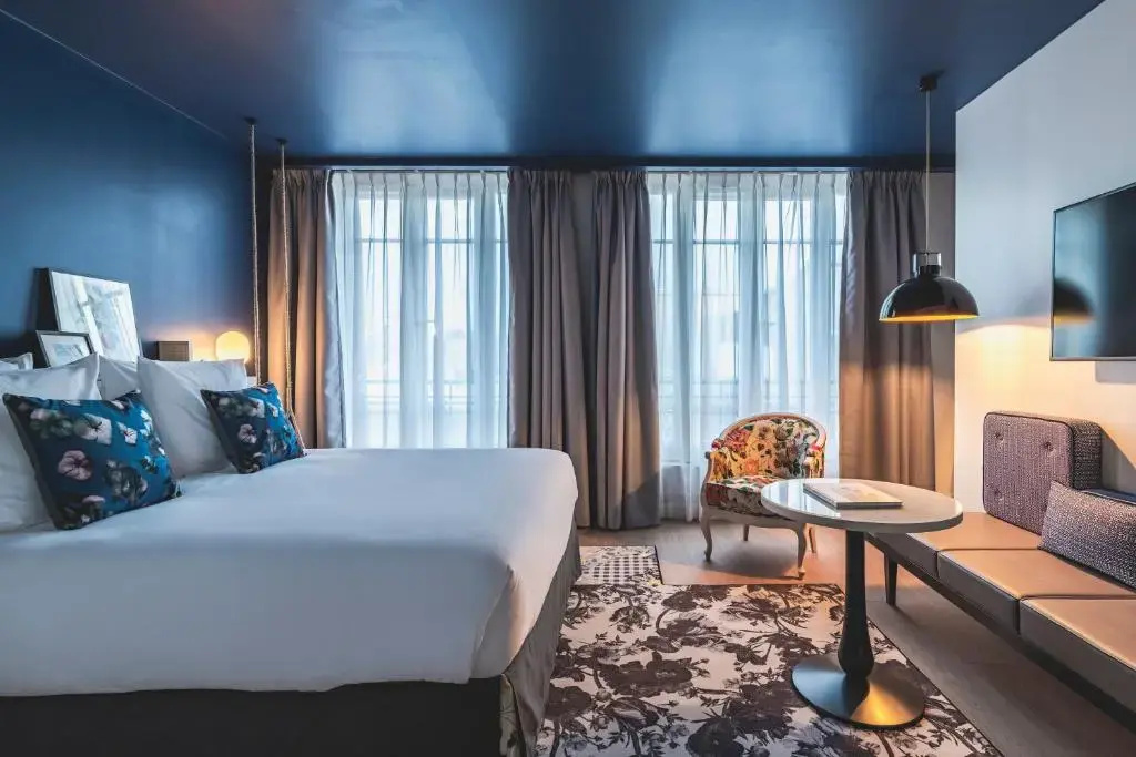 Deluxe Double room (full double bed)