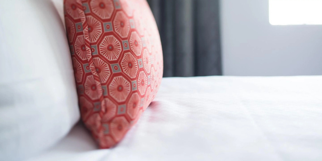 Double Cottage with street view full double bed