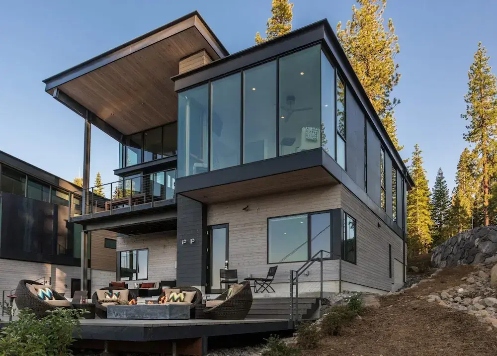 Modern Ski In Out Home Mid-mountain Northstar