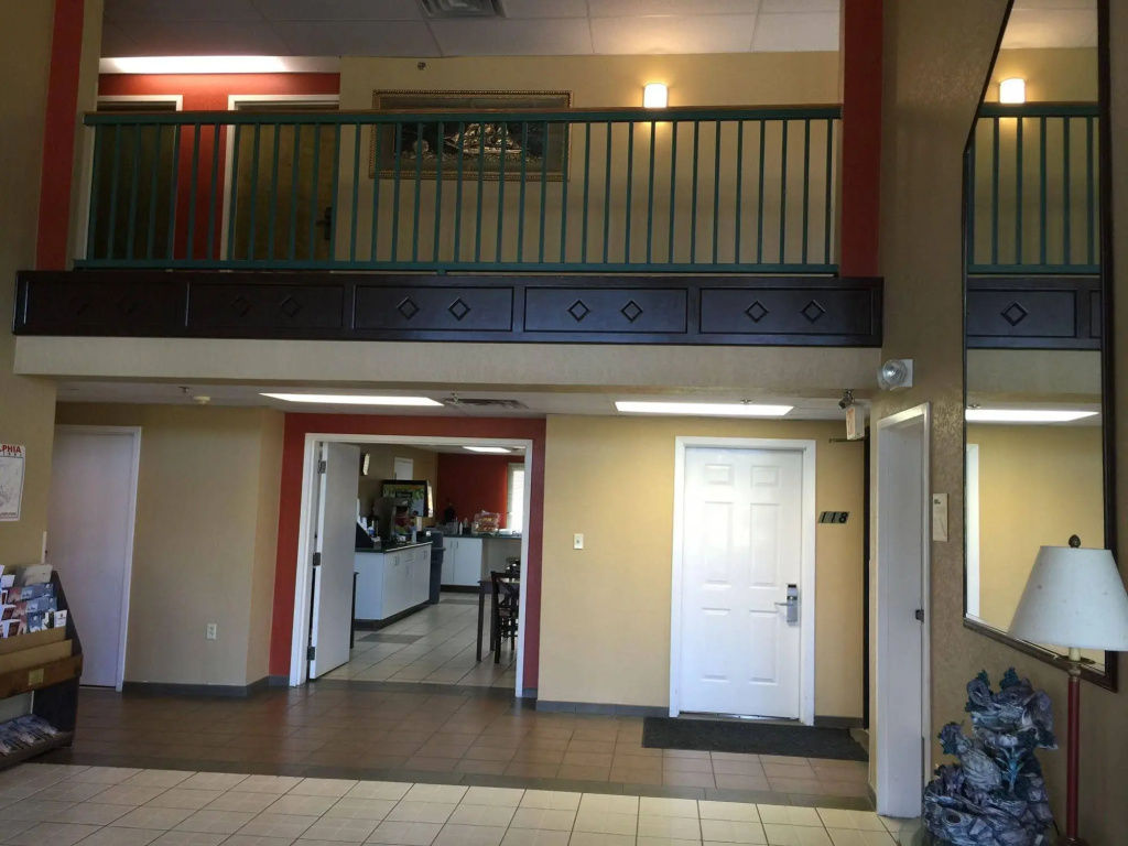Lobby & Reception