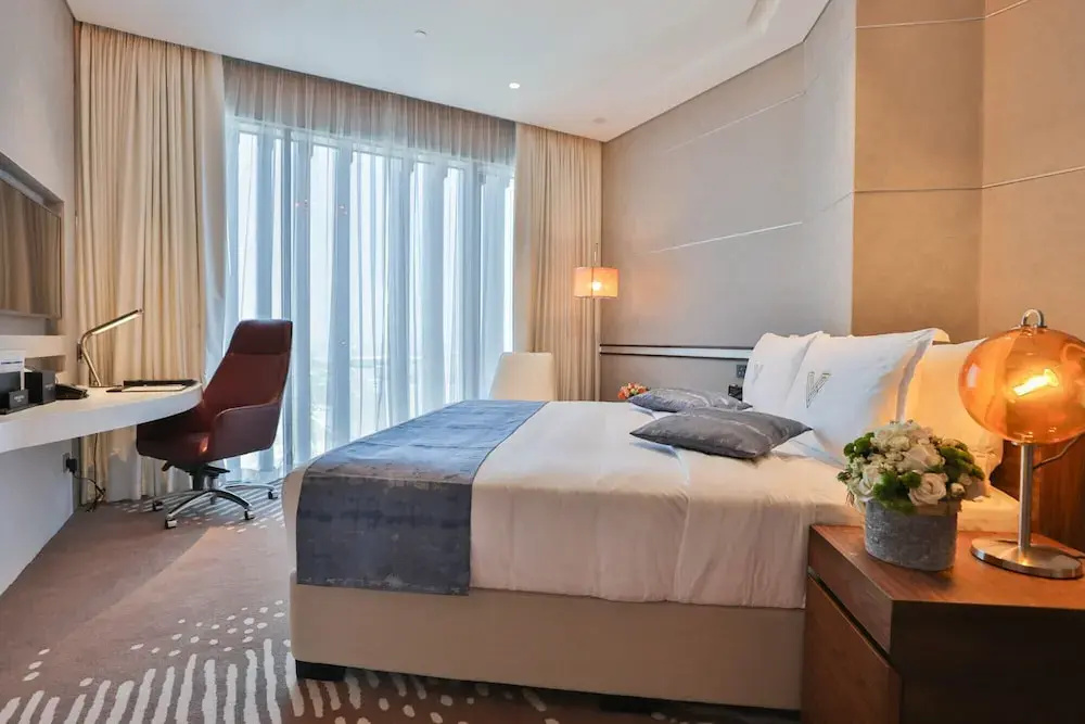 Deluxe Double room with city view (full double bed)
