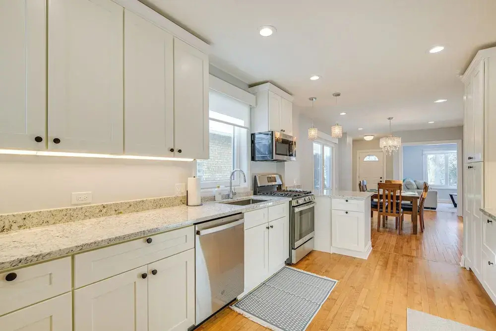 2 Mi to Northwestern: Updated Home w/ Game Room! - фото 20