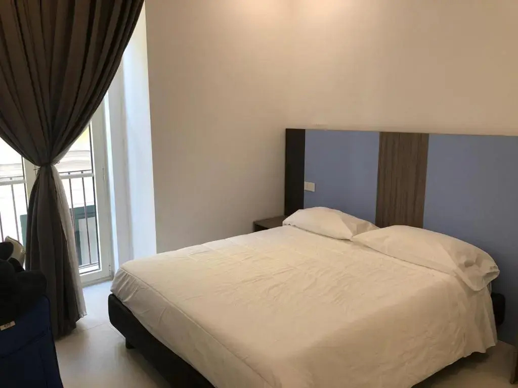 Standard Double room with balcony (full double bed)