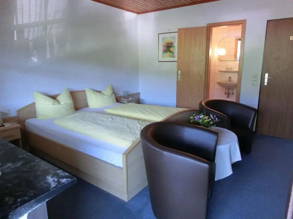 Standard Double room with balcony (full double bed)