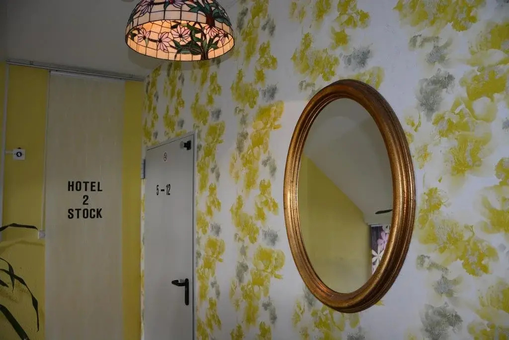 Lobby & Reception