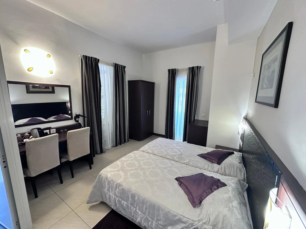 Grand Harbour Hotel by null