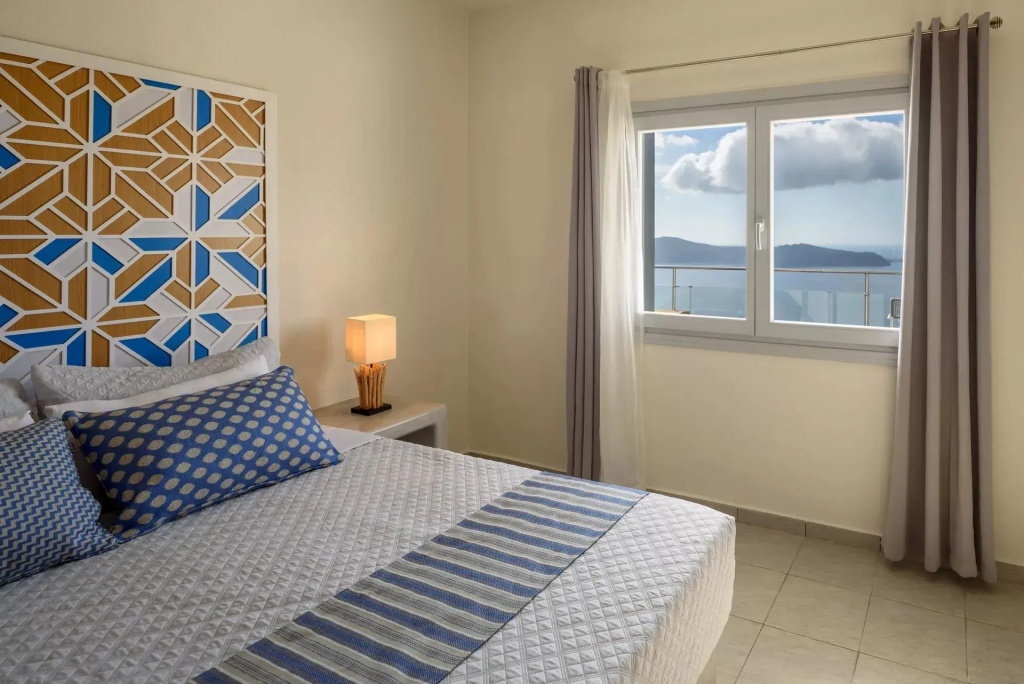 Superior Double room with Caldera view (full double bed)