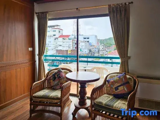 Двухместный номер Deluxe двуспальная кровать в Sirin Hotel Hua Hin