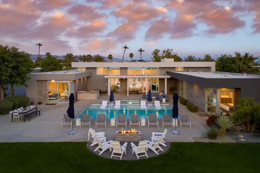 Polo Villa 2 by Avantstay Entertainer s Backyard w Pickleball Court Pool Spa 260314 6 Bedrooms